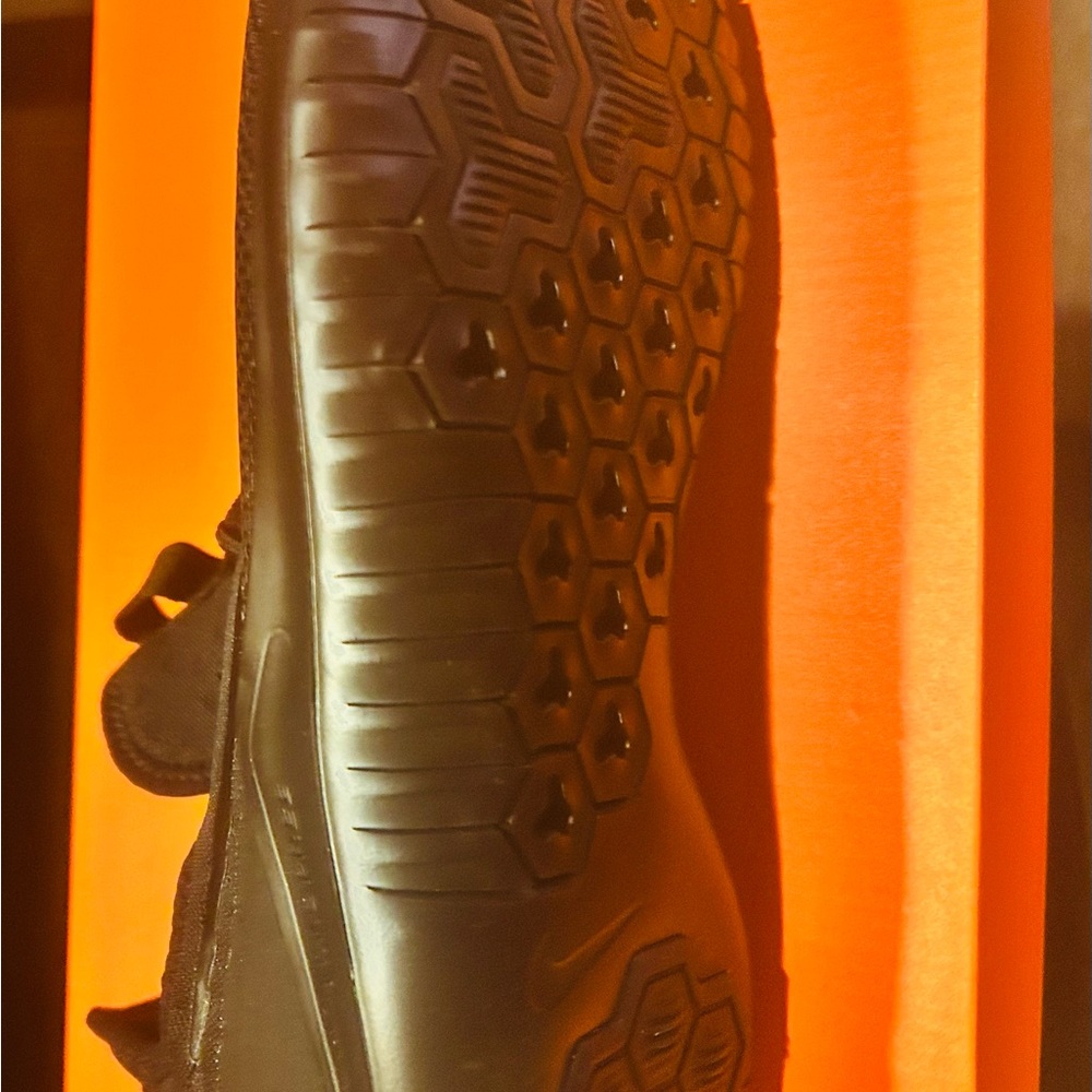 Nike Black Sneakers Modern Sporty Design